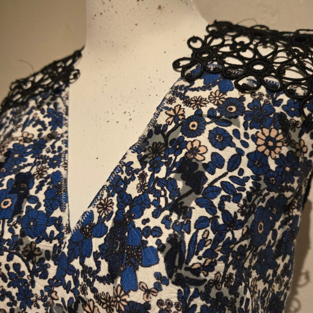 Elie Tahari Floral Burnout Cocktail Dress 4 V-Neck Blue Black Soutache Lace - Picture 4 of 11
